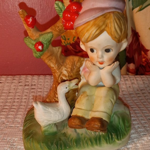 VINTAGE COLLECTIBLE COLORFUL FIGURINE BOY AND GOOSE SITTING UNDER A APPLE TREE - Picture 1 of 9